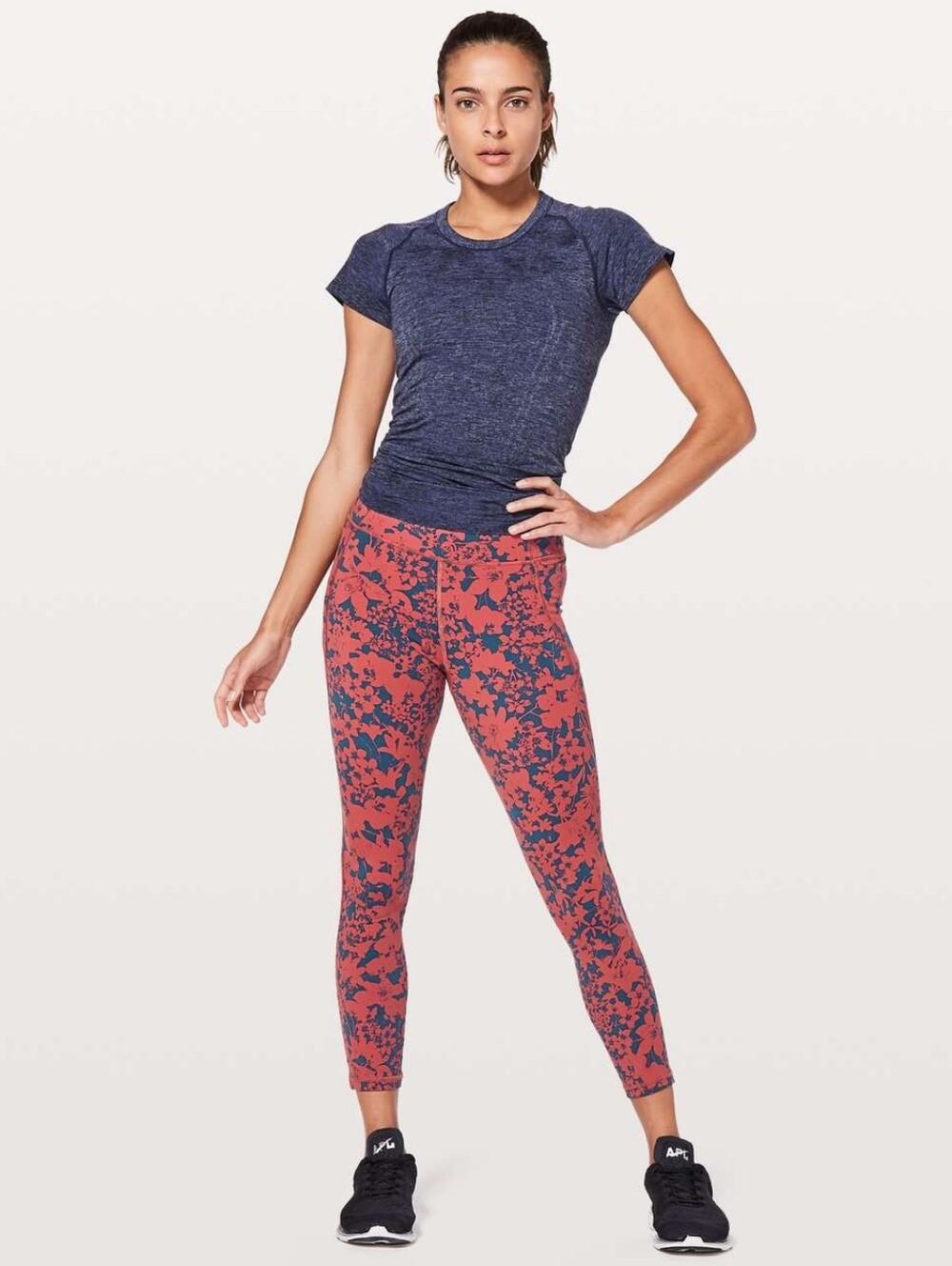 LULULEMON Final Lap Crop *21" Size 4 Like-New